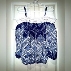 BCX Ladies Navy & White Bandana Paisley Print Cold Shoulder Blouse. Size S EUC